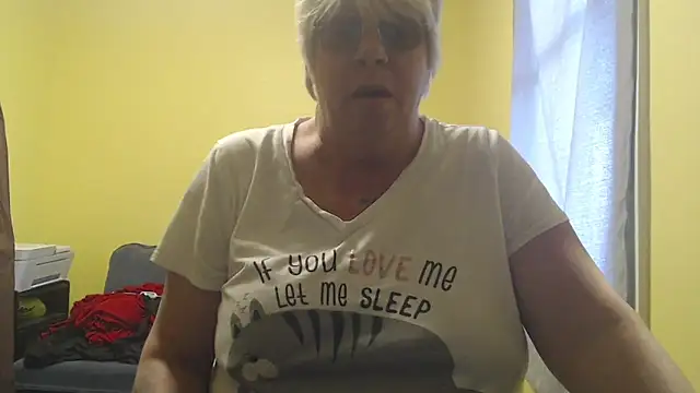 Snapshot of canadiancougar1965 chatting on December 2025 08:04:02 PM canadiancougar1965 online show from December 2025 08:04:02 PM