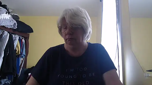 canadiancougar1965 online show from March 2026 05:49:01 PM