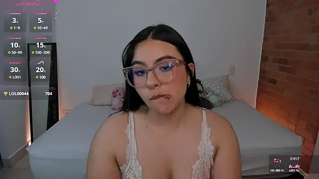 charlotte blass online show from January 2025 05:19:02 AM