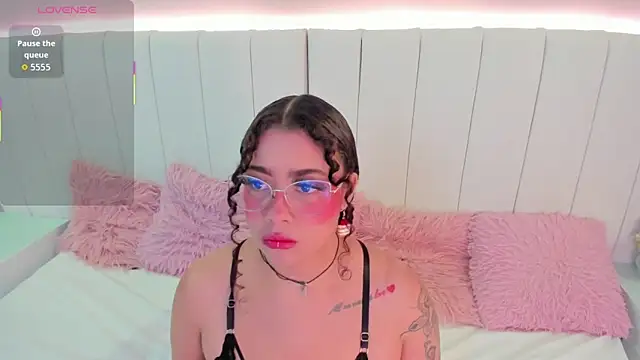 antonelllepiercee online show from March 2026 11:33:02 AM