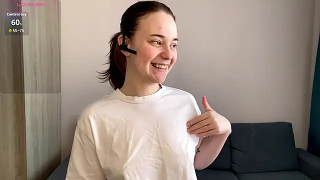Snapshot of EditaBumford chatting on April 2026 06:27:01 AM EditaBumford online show from April 2026 06:27:01 AM