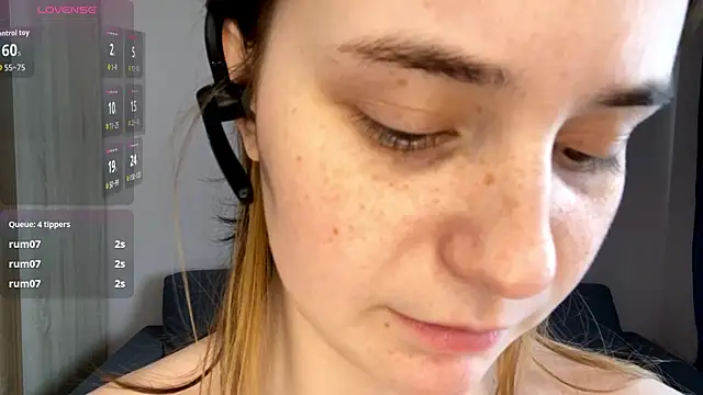 Snapshot of EditaBumford chatting on April 2026 12:29:02 PM EditaBumford online show from April 2026 12:29:02 PM