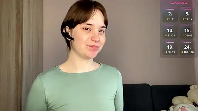 Snapshot of EditaBumford chatting on May 2026 07:47:01 AM EditaBumford online show from May 2026 07:47:01 AM