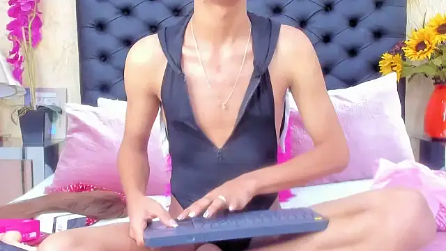 NahomiWhitel online show from September 2025 02:50:02 PM