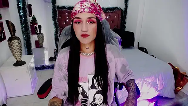 amelierouss online show from December 2024 06:53:01 PM