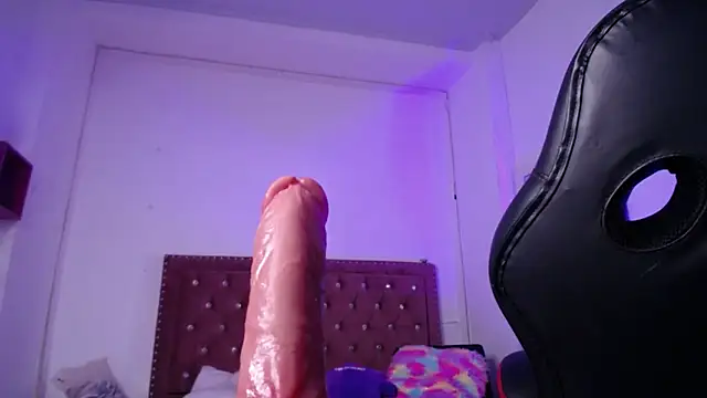 amelierouss online show from February 2025 07:18:02 PM