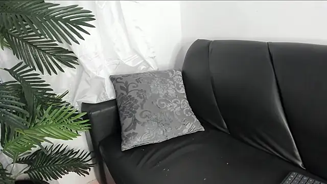 Snapshot of Fernanda_brown18 chatting on January 2025 09:46:01 AM Fernanda brown18 online show from January 2025 09:46:01 AM