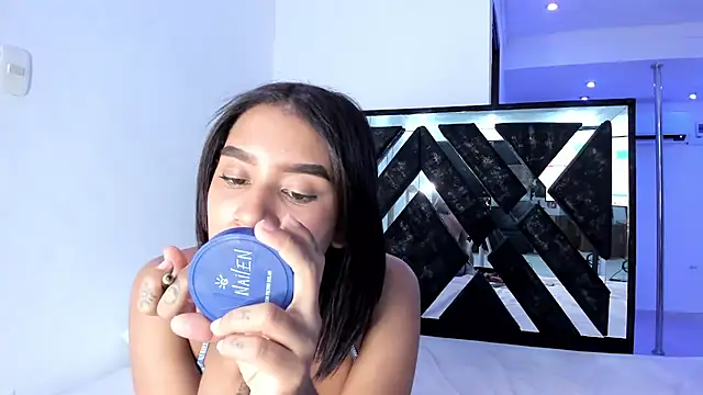 Snapshot of Fernanda_brown18 chatting on February 2025 10:04:02 PM Fernanda brown18 online show from February 2025 10:04:02 PM