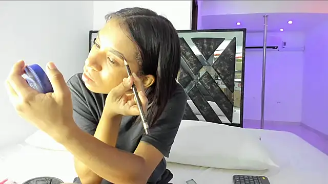 Snapshot of Fernanda_brown18 chatting on February 2025 01:26:02 PM Fernanda brown18 online show from February 2025 01:26:02 PM