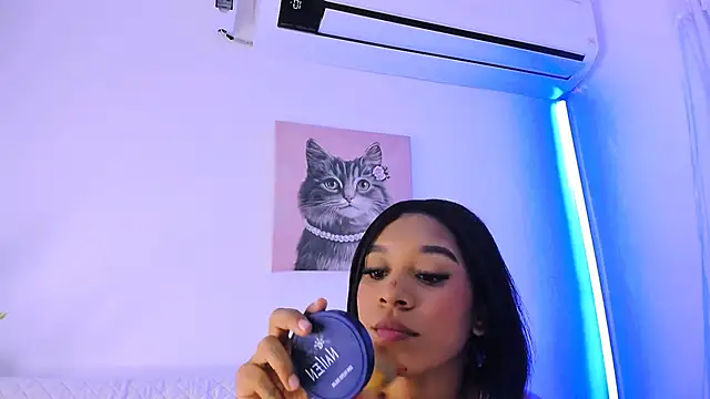 Snapshot of Fernanda_brown18 chatting on September 2025 02:28:01 PM Fernanda brown18 online show from September 2025 02:28:01 PM