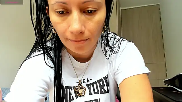 Snapshot of gracekelly12 chatting on November 2025 03:34:01 PM gracekelly12 online show from November 2025 03:34:01 PM