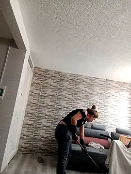 Skylar-Vox- online show from September 2025 03:25:01 PM