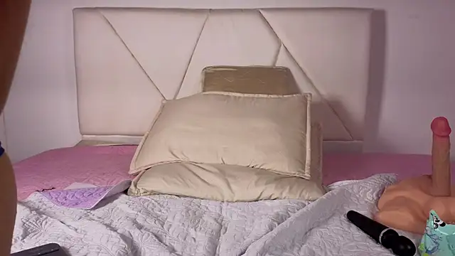 agatha 97  online show from October 2025 11:20:02 AM