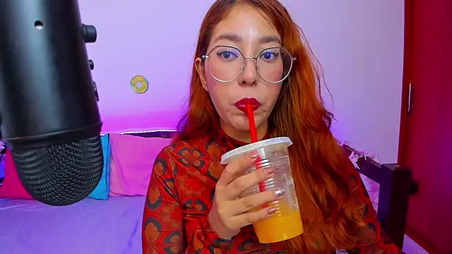  Moon Johnson online show from September 2025 02:33:01 AM