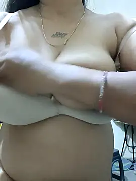 Neha8923 online show from May 2026 10:51:02 PM