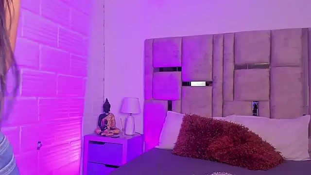 EmmaBecket2 online show from November 2025 04:01:01 AM