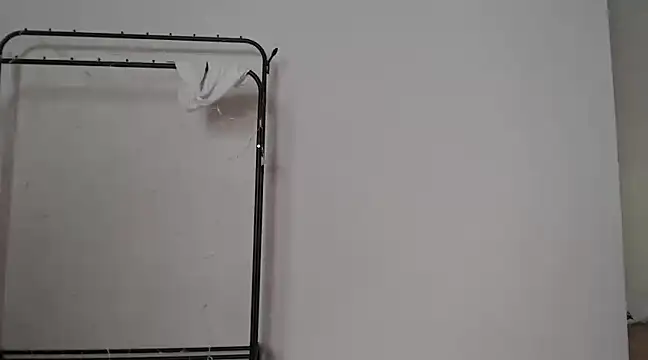 Snapshot of ElliaSquirtGirl chatting on February 2025 01:33:01 PM ElliaSquirtGirl online show from February 2025 01:33:01 PM