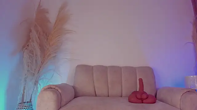 Snapshot of sara_gwen chatting on October 2025 01:04:02 AM sara gwen online show from October 2025 01:04:02 AM