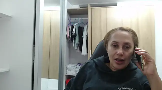 RoxanaLove9 online show from January 2025 04:33:01 AM