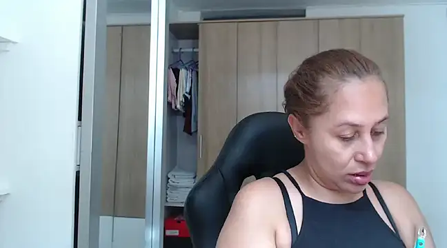 RoxanaLove9 online show from January 2025 06:34:02 PM