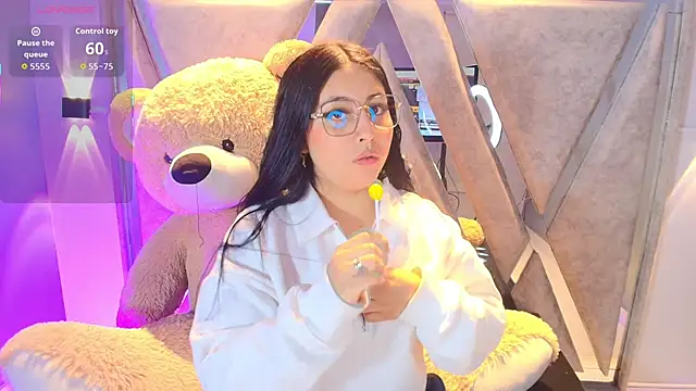 Snapshot of Annie9_ chatting on November 2025 04:01:02 AM Annie9 online show from November 2025 04:01:02 AM