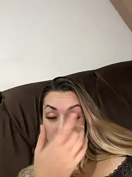 hotskinny1 online show from May 2026 11:34:04 PM