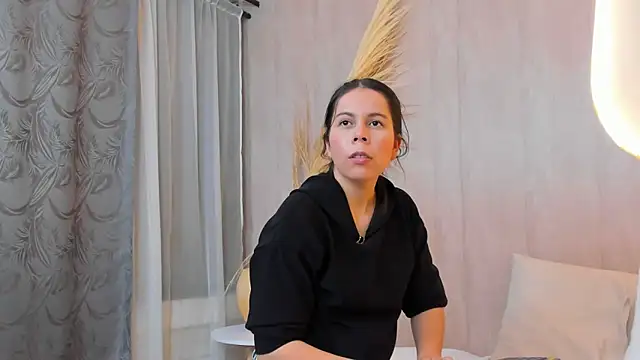 Lucianaferro  online show from September 2025 07:56:02 AM