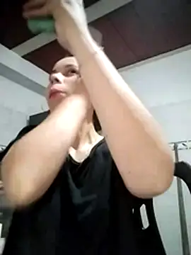 Lucianaferro  online show from April 2026 10:34:02 PM