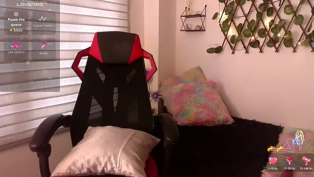 Snapshot of EmberEyes_999 chatting on November 2025 08:42:01 PM EmberEyes 999 online show from November 2025 08:42:01 PM