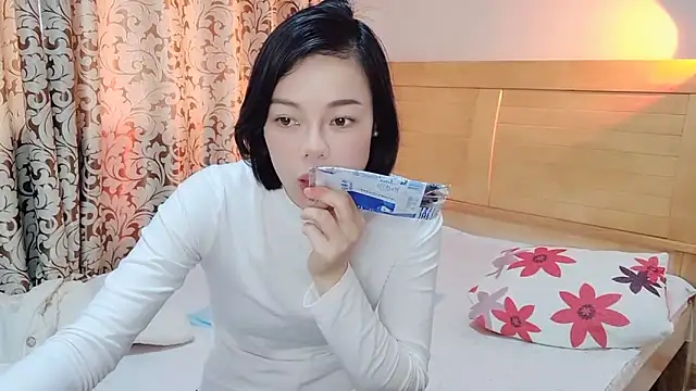 Linda-LL online show from March 2025 05:52:02 AM