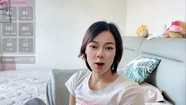 Linda-LL online show from April 2026 07:44:01 AM
