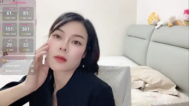 Linda-LL online show from April 2026 01:41:02 PM