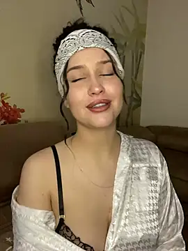 KikiWatson online show from March 2025 05:05:01 PM