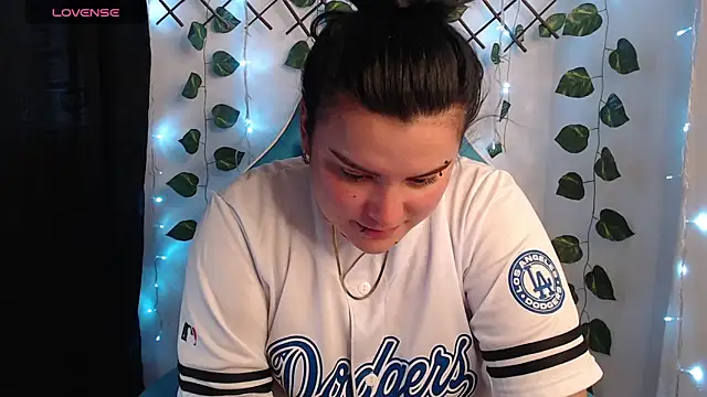 Nika 1  online show from May 2026 09:32:02 PM