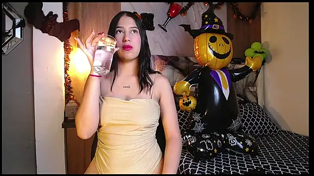 Snapshot of hera_divine chatting on October 2025 09:04:02 PM hera divine online show from October 2025 09:04:02 PM