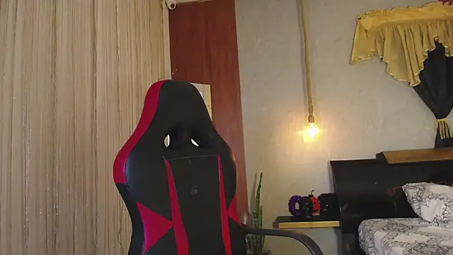 Snapshot of hera_divine chatting on November 2025 10:10:02 PM hera divine online show from November 2025 10:10:02 PM