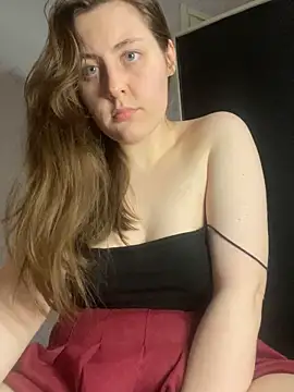 Snapshot of Topvi_ chatting on February 2025 12:17:02 PM Topvi online show from February 2025 12:17:02 PM