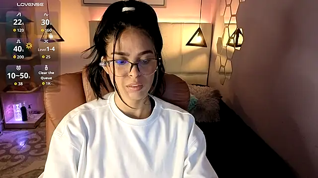 AlessiaVal  online show from October 2025 02:13:01 PM