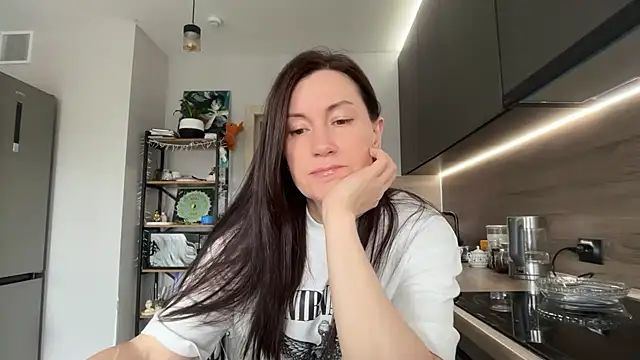 Snapshot of jainesummer chatting on April 2026 08:15:01 AM jainesummer online show from April 2026 08:15:01 AM