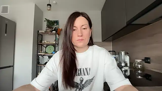 Snapshot of jainesummer chatting on April 2026 09:48:01 AM jainesummer online show from April 2026 09:48:01 AM