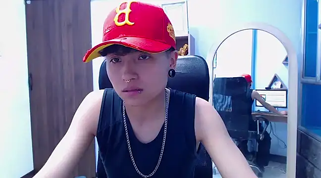 Im Mathias online show from December 2024 10:07:01 PM