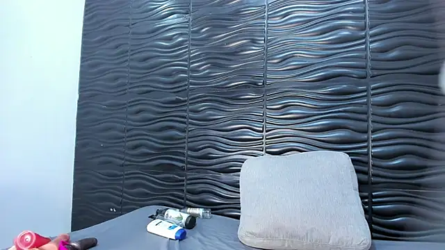 Snapshot of Melody_Megann chatting on May 2026 07:43:01 PM Melody Megann online show from May 2026 07:43:01 PM