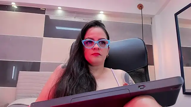 Zara Jackson online show from June 2026 01:06:02 PM
