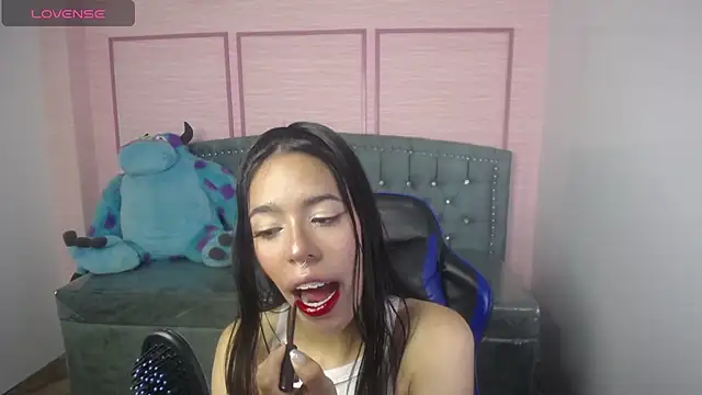 stephania t online show from March 2025 10:56:02 AM