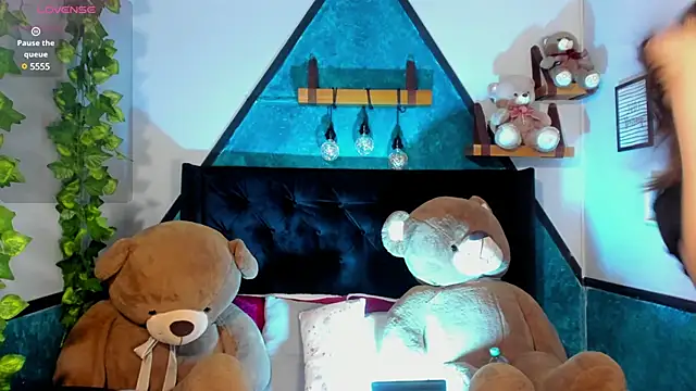 Snapshot of _Sophie__miller chatting on February 2025 08:13:02 PM Sophie miller online show from February 2025 08:13:02 PM