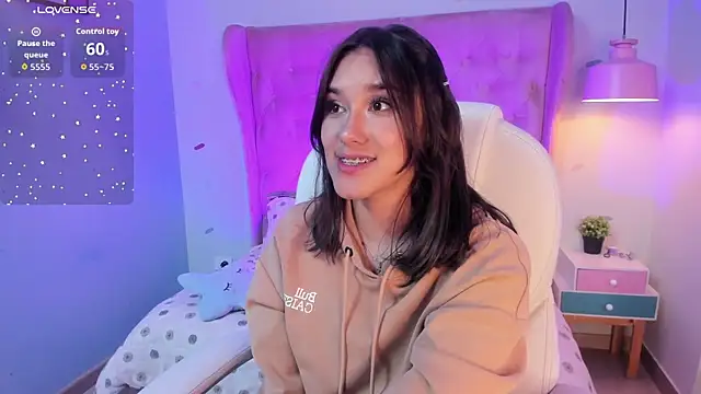 Snapshot of _Sophie__miller chatting on September 2025 09:42:01 PM Sophie miller online show from September 2025 09:42:01 PM