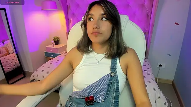 Snapshot of _Sophie__miller chatting on January 2026 07:56:02 PM Sophie miller online show from January 2026 07:56:02 PM