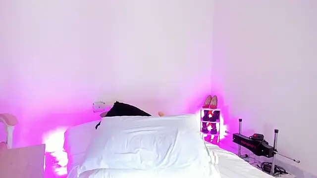 Pammela Smith online show from February 2025 12:27:02 AM