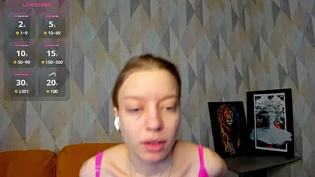 Snapshot of Michelle_Blond chatting on February 2025 07:04:02 AM Michelle Blond online show from February 2025 07:04:02 AM