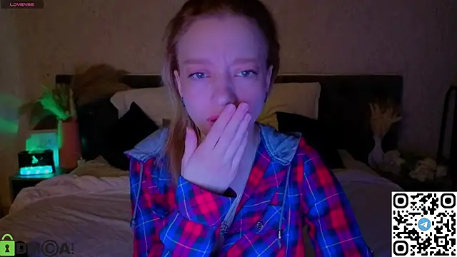 Michelle Blond online show from April 2026 01:03:01 AM